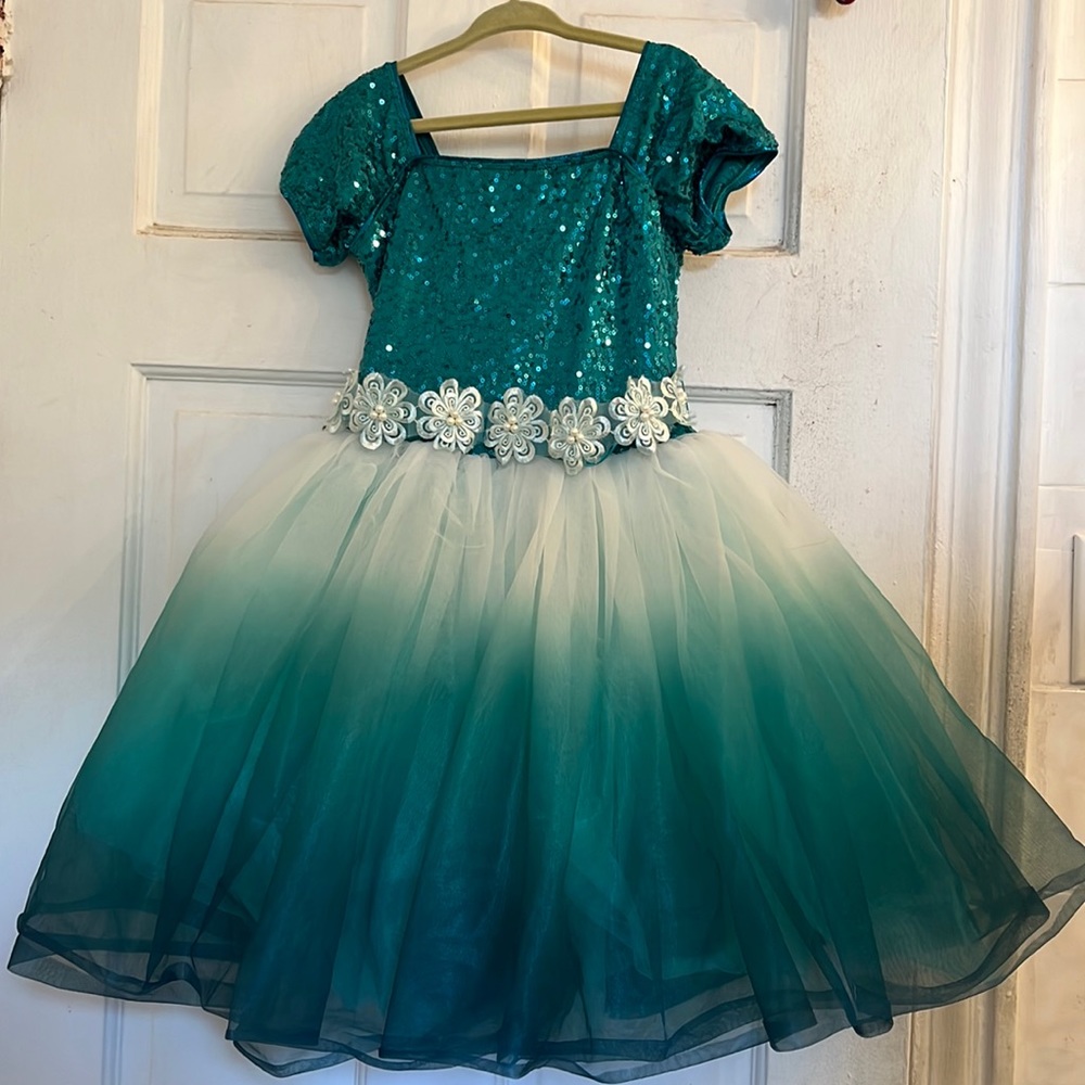 Curtain Call Costumes girls green dance dress in size in CME (medium/114…